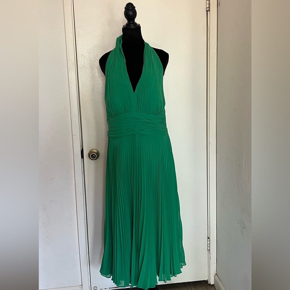 Beautiful green halter, pleated chiffon dress.